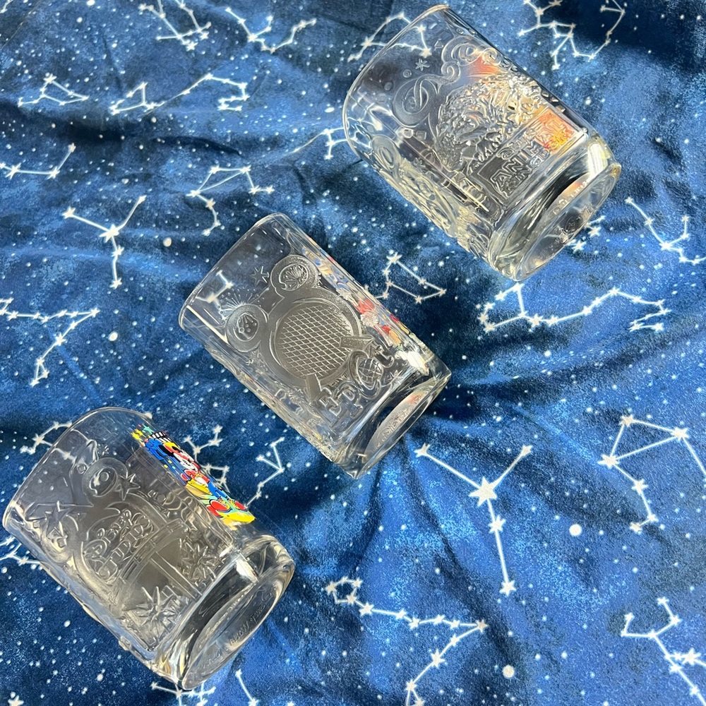 VINTAGE Set of 3 McDonald's Walt Disney World Glasses - Picture 7 of 8